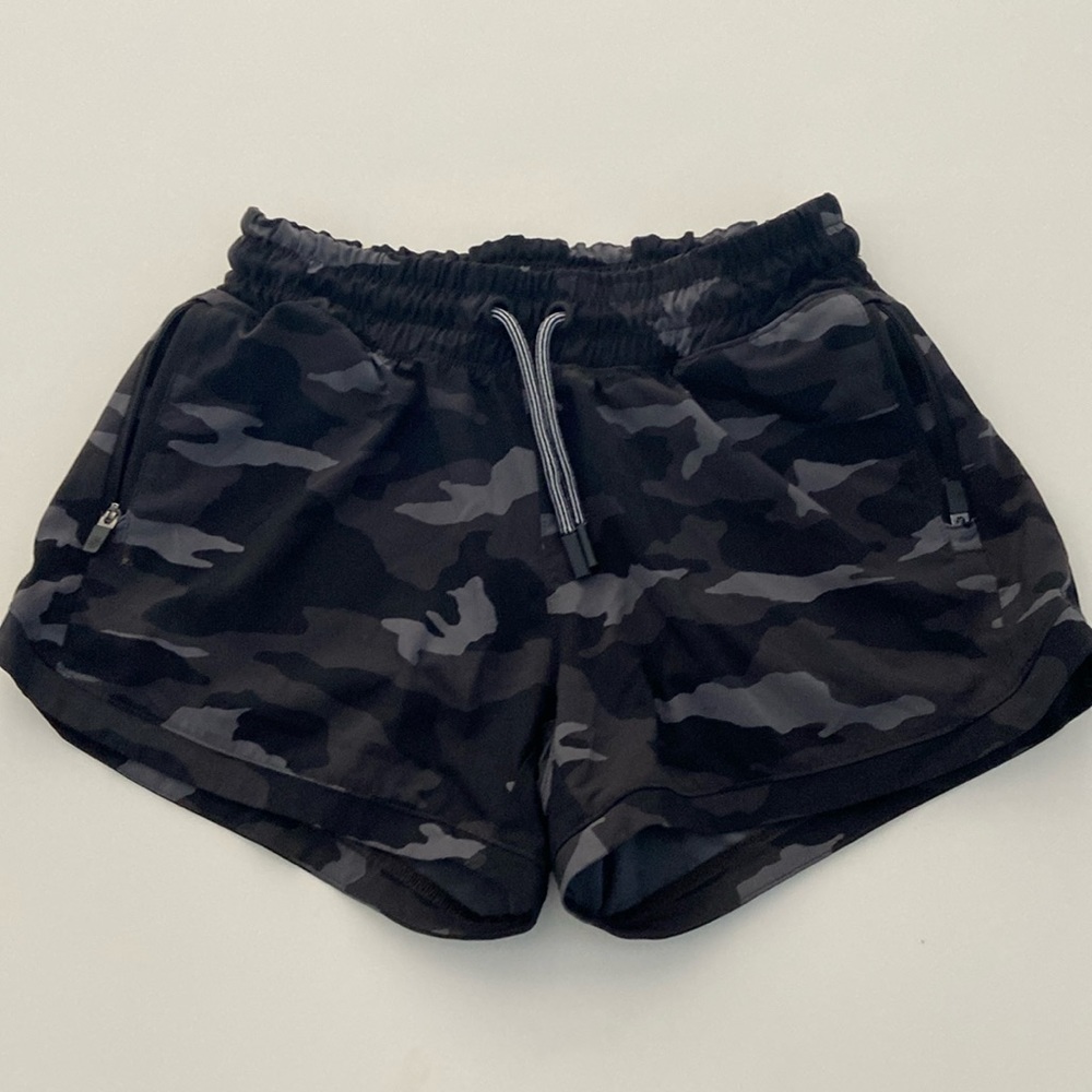 Athleta Girl All Play Athletic kids girl shorts black camo sz large (12) Elastic